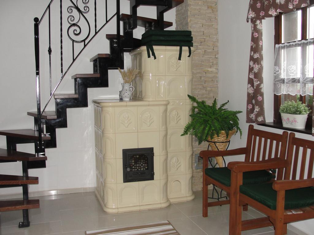 Voeroesmal Vendeghaz Apartment Balatonfured Room photo